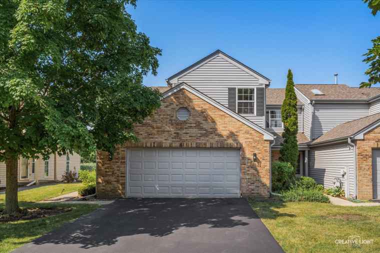 Photo of 61 King Dr Streamwood, IL 60107