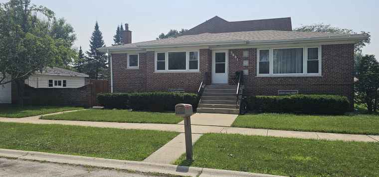 Photo of 9001 Major Ave Oak Lawn, IL 60453