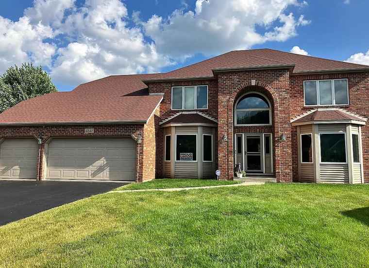 Photo of 4848 Snapjack Cir Naperville, IL 60564