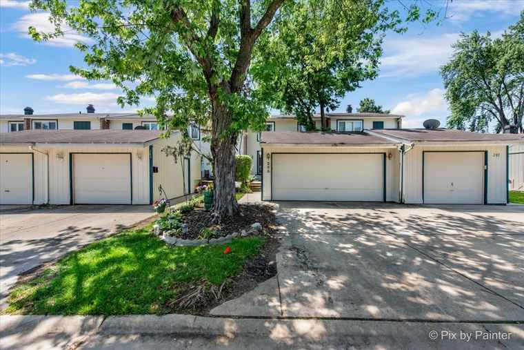 Photo of 285 Colony Green Dr Bloomingdale, IL 60108