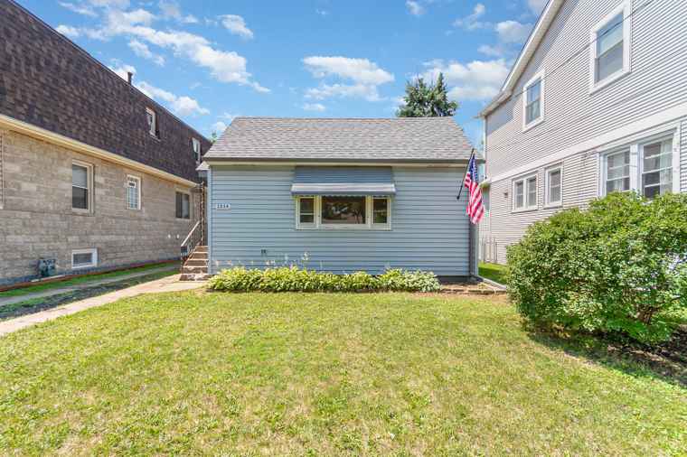 Photo of 1314 S Cora St Des Plaines, IL 60018