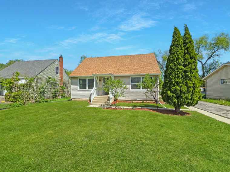 Photo of 511 E Stimmel St West Chicago, IL 60185