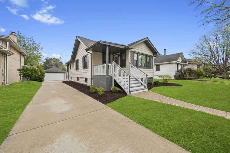 Photo of 4529 Arthur Ave Brookfield, IL 60513