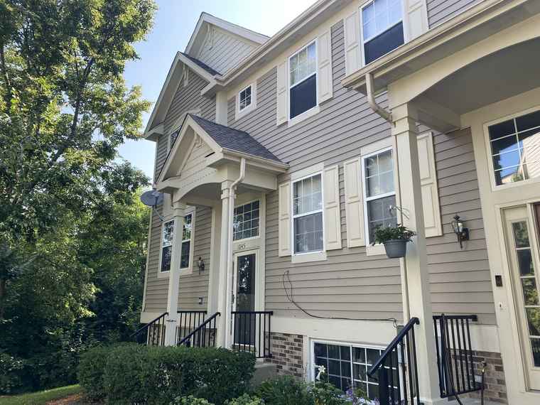 Photo of 1045 Manchester Cir Grayslake, IL 60030