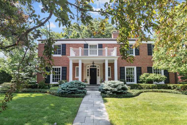 Photo of 545 Sheridan Rd Winnetka, IL 60093
