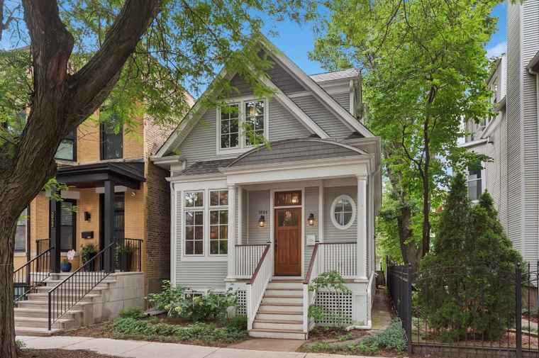 Photo of 3924 N Paulina St Chicago, IL 60613