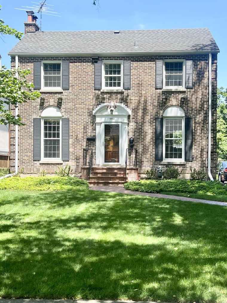 Photo of 1253 Cherry St Winnetka, IL 60093