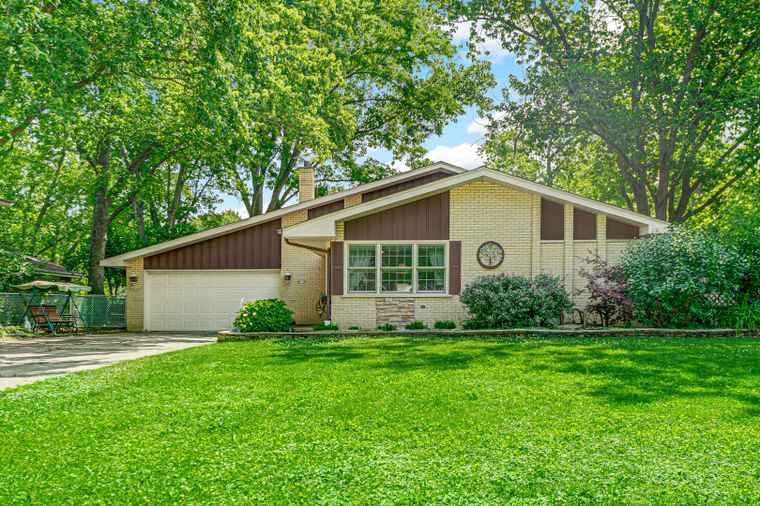 Photo of 13007 S Oak Park Ave Palos Heights, IL 60463