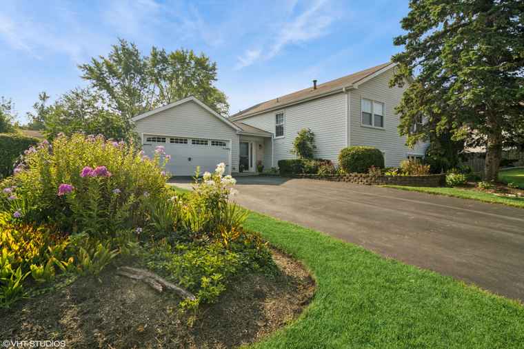 Photo of 810 Red Bridge Rd Lake Zurich, IL 60047