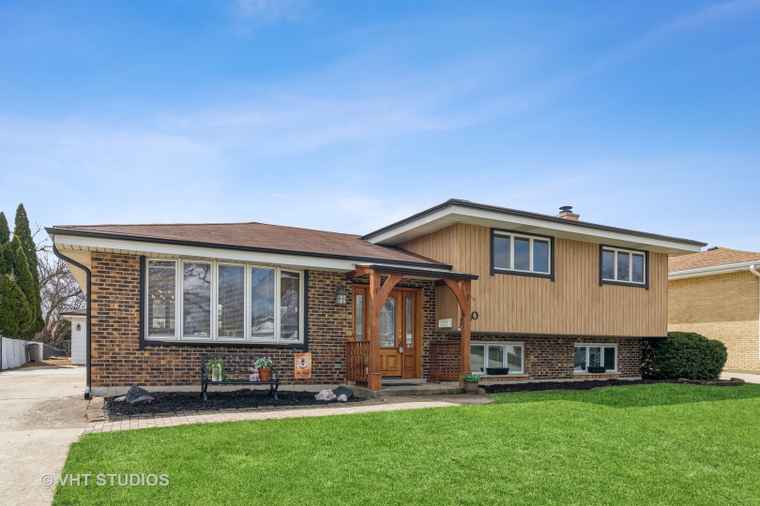 Photo of 590 Irmen Dr Wood Dale, IL 60191