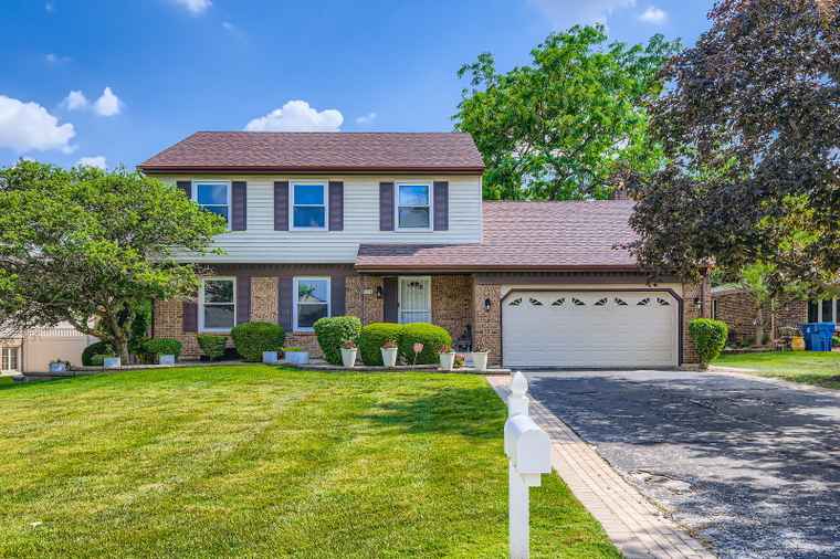 Photo of 918 Carol Ln Crete, IL 60417