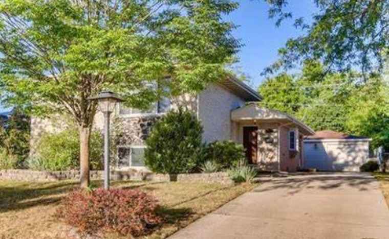 Photo of 16456 George Dr Oak Forest, IL 60452