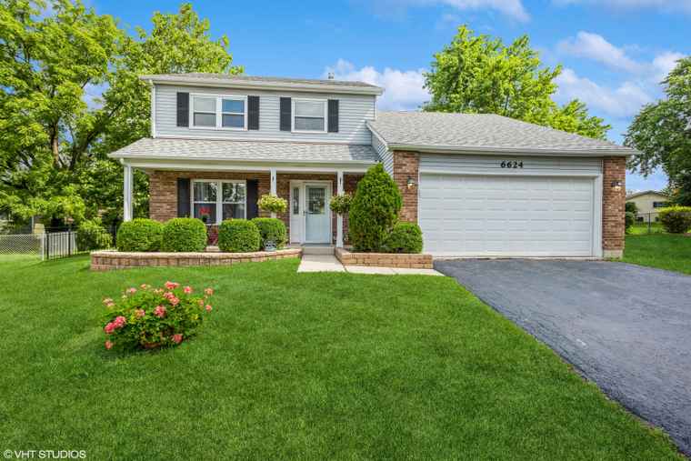 Photo of 6624 Oak Tree Trl Woodridge, IL 60517