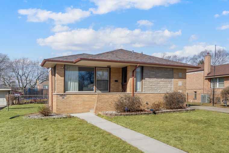 Photo of 16050 Ellis Ave South Holland, IL 60473