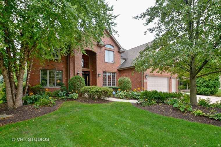 Photo of 233 Sawgrass Dr Palos Heights, IL 60463