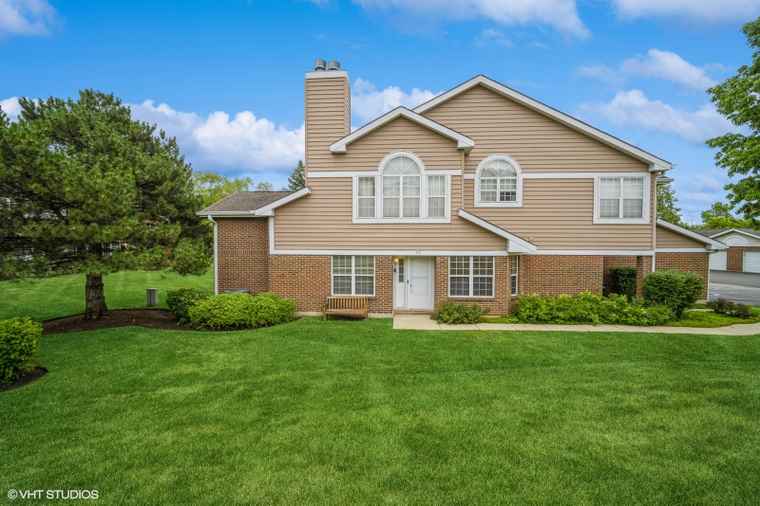 Photo of 791 W Happfield Dr Arlington Heights, IL 60004