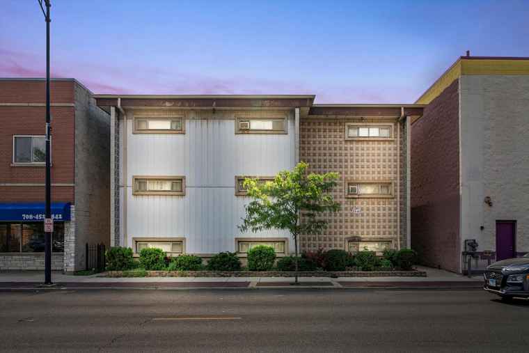 Photo of 2546 N Harlem Ave Unit GB Elmwood Park, IL 60707