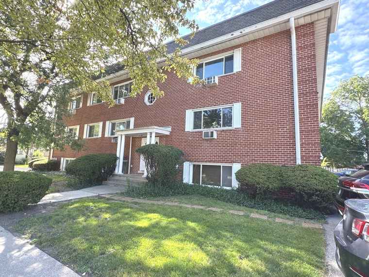 Photo of 727 S Maple Ave #106 Oak Park, IL 60304