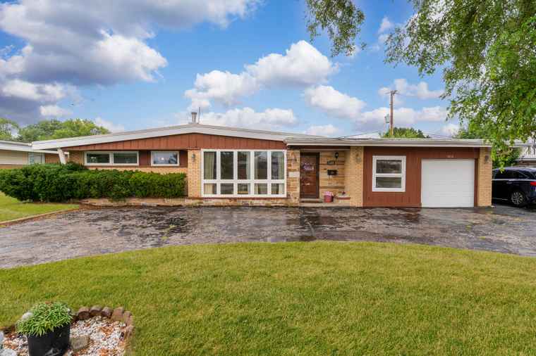 Photo of 5161 N Moreland Ave Norridge, IL 60706