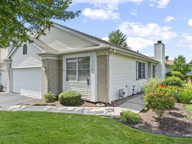 Photo of 17234 Long Bow Dr Lockport, IL 60441