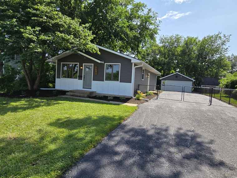 Photo of 810 N Cedar Rd New Lenox, IL 60451
