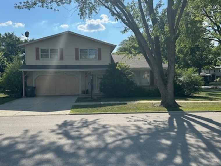 Photo of 47 W King Henry Ct Palatine, IL 60067