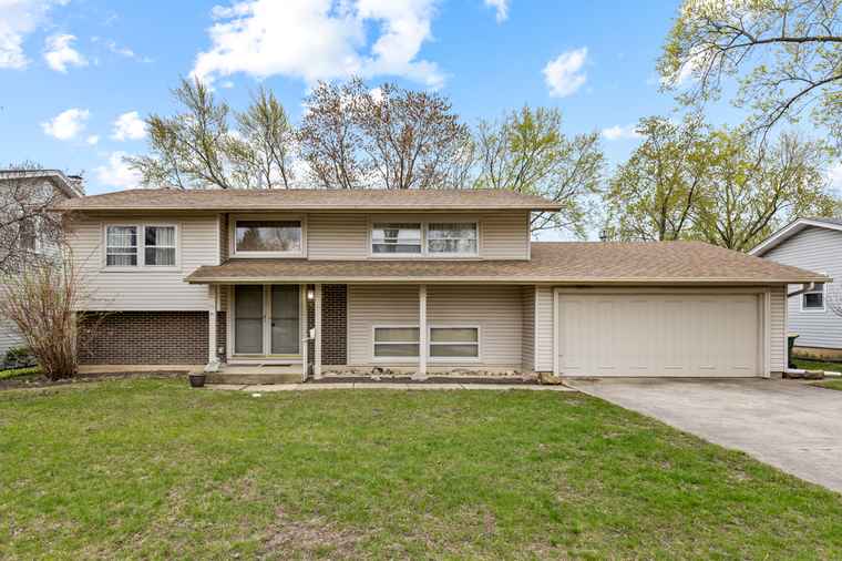Photo of 75 Kendal Rd Elk Grove Village, IL 60007
