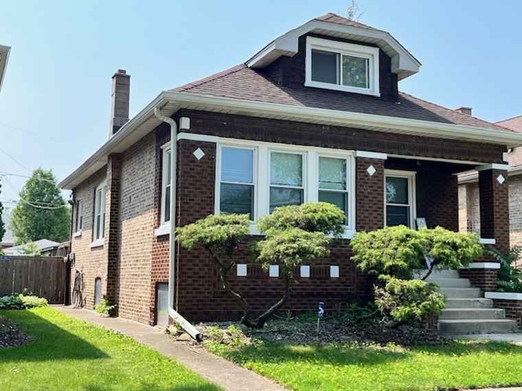 Photo of 2722 Euclid Ave Berwyn, IL 60402