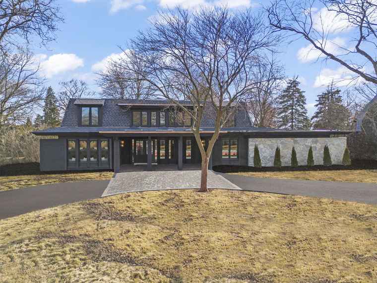 Photo of 6 Charleton Pl Oak Brook, IL 60523