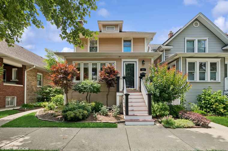 Photo of 521 S Harvey Ave Oak Park, IL 60304