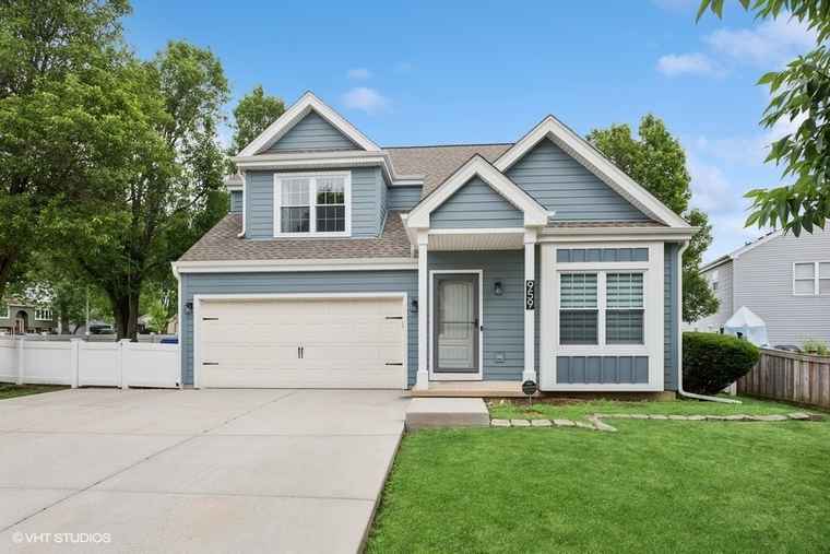 Photo of 959 Chandler Ave Geneva, IL 60134