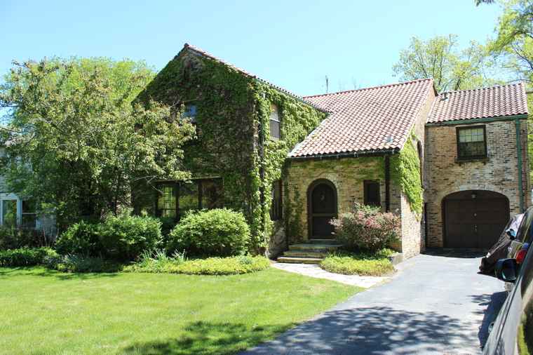 Photo of 346 Roger Williams Ave Highland Park, IL 60035