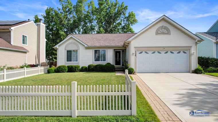 Photo of 126 Bay View Ln Grayslake, IL 60030