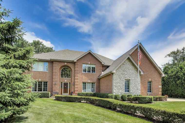 Photo of 913 S Dryden Pl Arlington Heights, IL 60005