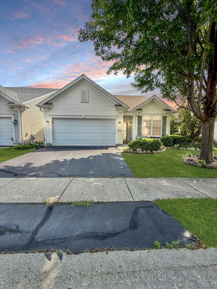Photo of 13455 Nealy Rd Huntley, IL 60142