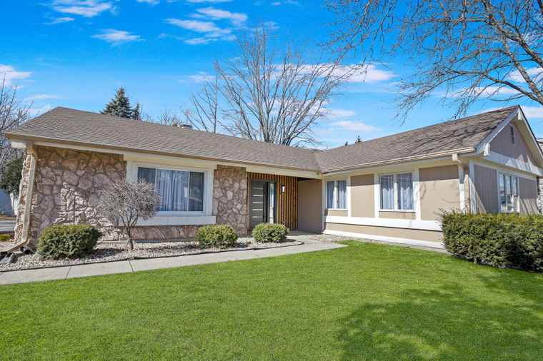 Photo of 1184 Princeton Dr Bartlett, IL 60103