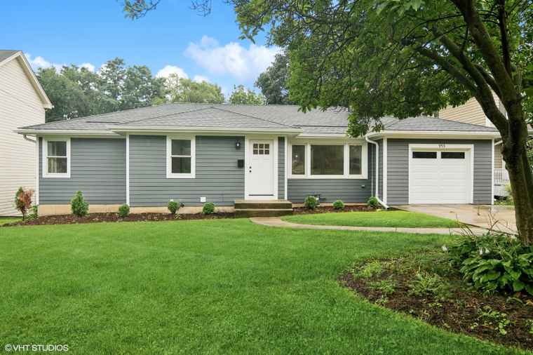 Photo of 953 Oxford Rd Glen Ellyn, IL 60137