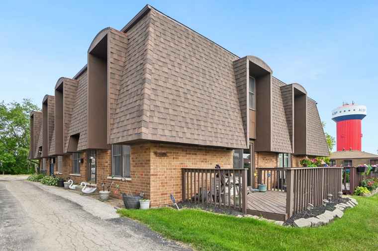 Photo of 12755 S Kenneth Ave Unit E Alsip, IL 60803