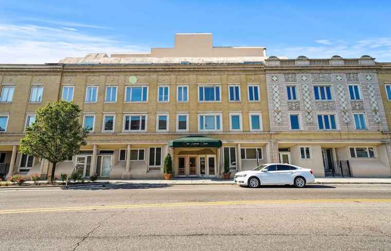 Photo of 6337 Roosevelt Rd #408 Berwyn, IL 60402