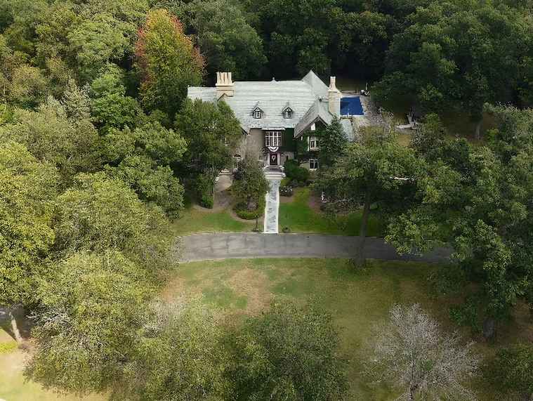 Photo of 3505 Haweswood Dr Crete, IL 60417