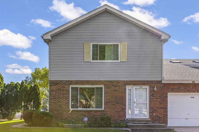 Photo of 300 Starling Ct Unit A Bloomingdale, IL 60108