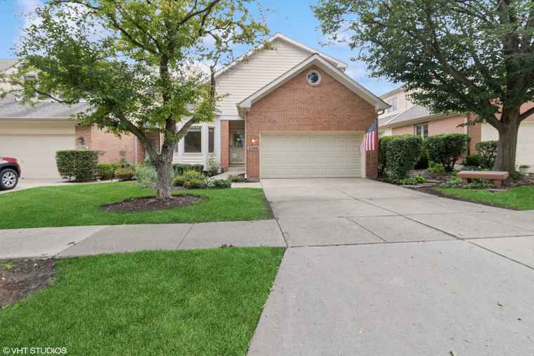 Photo of 2086 Hallmark Ct Wheaton, IL 60187