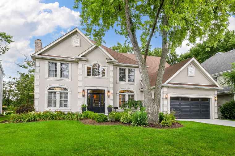 Photo of 924 Waverly Rd Glen Ellyn, IL 60137