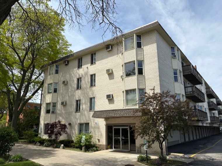 Photo of 8232 Niles Center Rd #317 Skokie, IL 60077