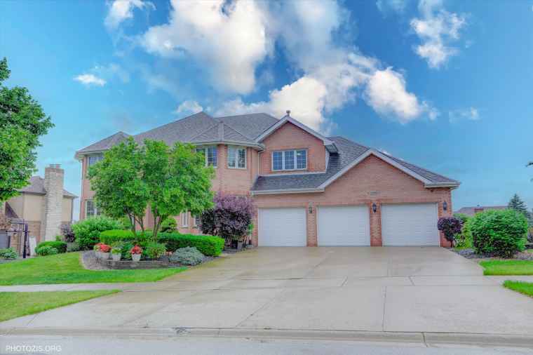 Photo of 22450 Autumn Dr Frankfort, IL 60423