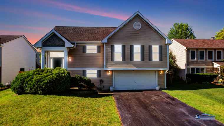 Photo of 554 Foxford Rd Bartlett, IL 60103