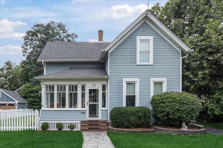 Photo of 115 N Jackson St Batavia, IL 60510