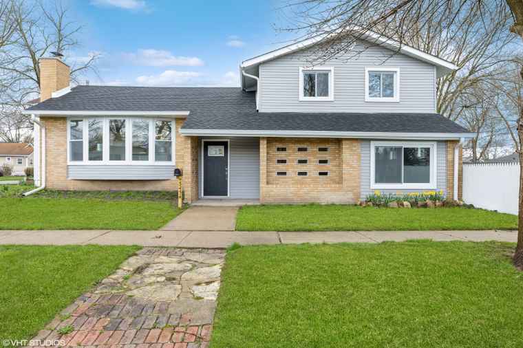 Photo of 3454 Monroe St Lansing, IL 60438