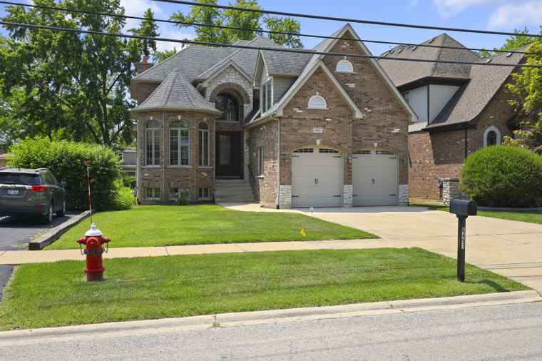 Photo of 6451 W 81st St Burbank, IL 60459