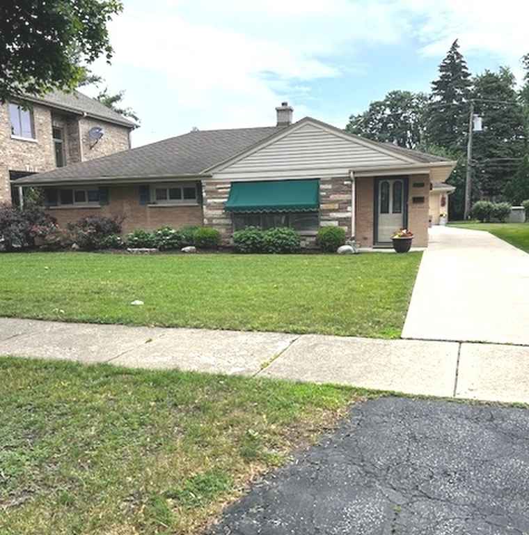 Photo of 623 Wesley Dr Park Ridge, IL 60068